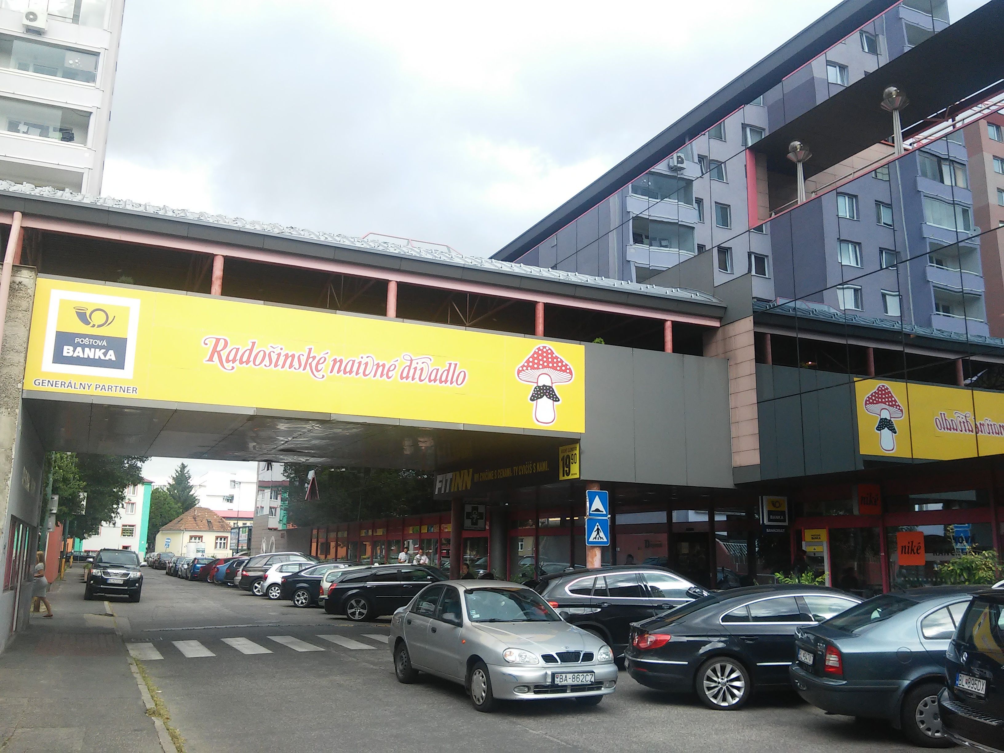 Radosinske naivne divadlo